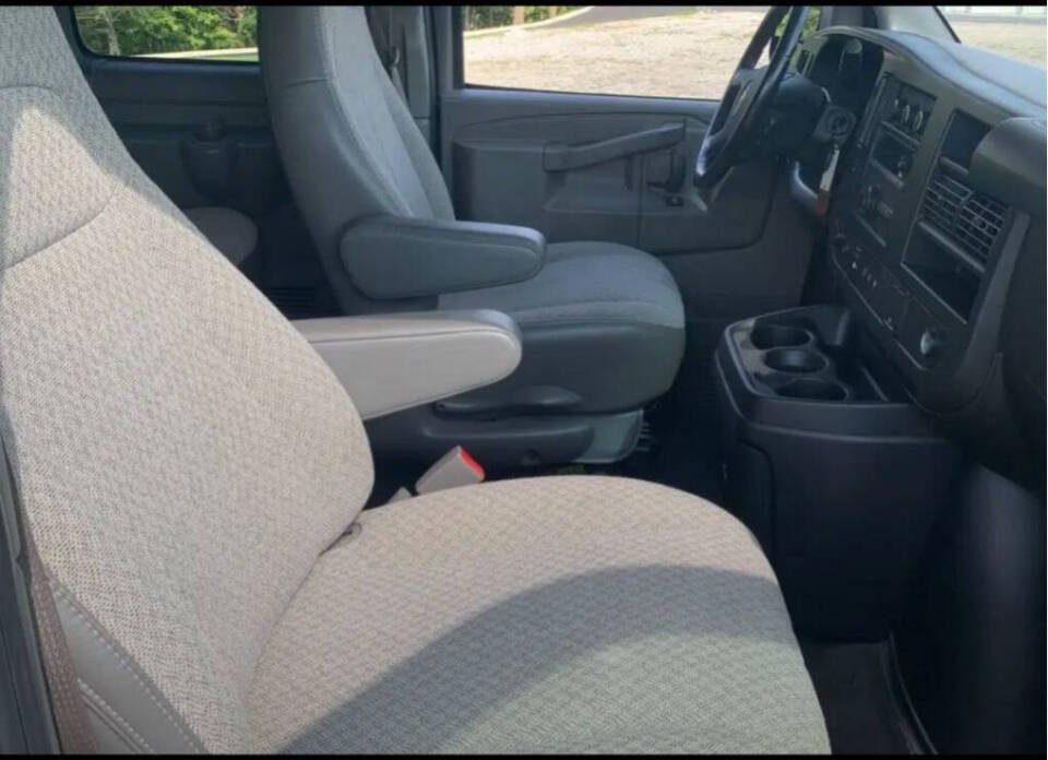 chevrolet express passenger 2023 1GAZGNFP4P1118473 image chevrolet express passenger 2023 1GAZGNFP4P1118473 image